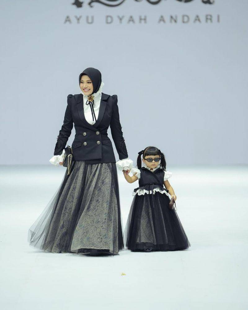 Instagram.com/aurelie.hermansyah